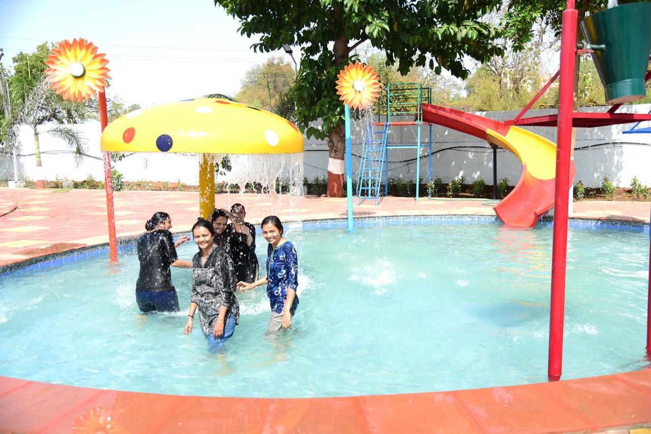 River Touch Resort Silvassa Zewnętrze zdjęcie