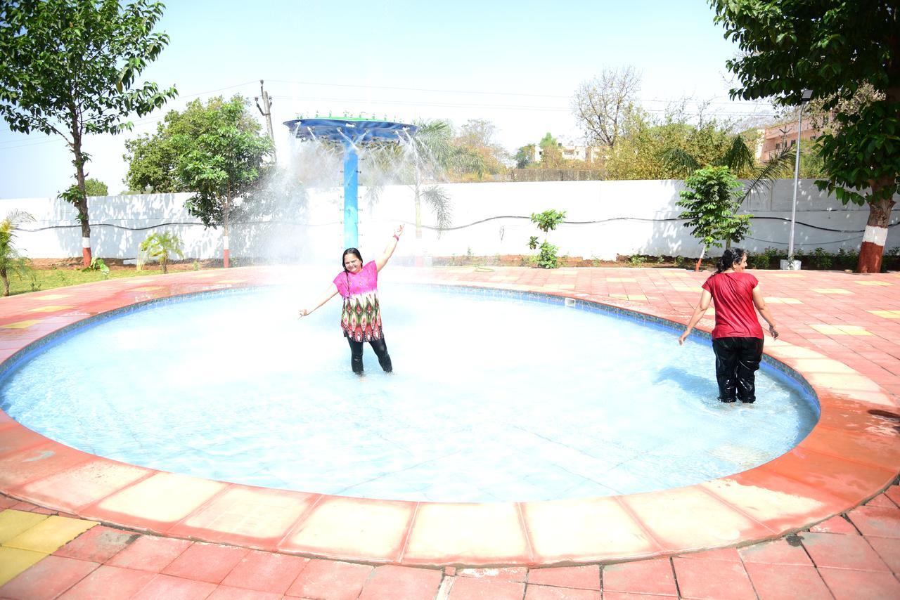 River Touch Resort Silvassa Zewnętrze zdjęcie